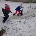 Pierwszy  śnieg- pierwsze zabawy na śniegu, 
