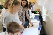 111 lat istnienia szkoły w Skrzeszewie - zajęcia w salach, mecz Rodzice - Uczniowie, 
