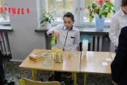 111 lat istnienia szkoły w Skrzeszewie - zajęcia w salach, mecz Rodzice - Uczniowie, 